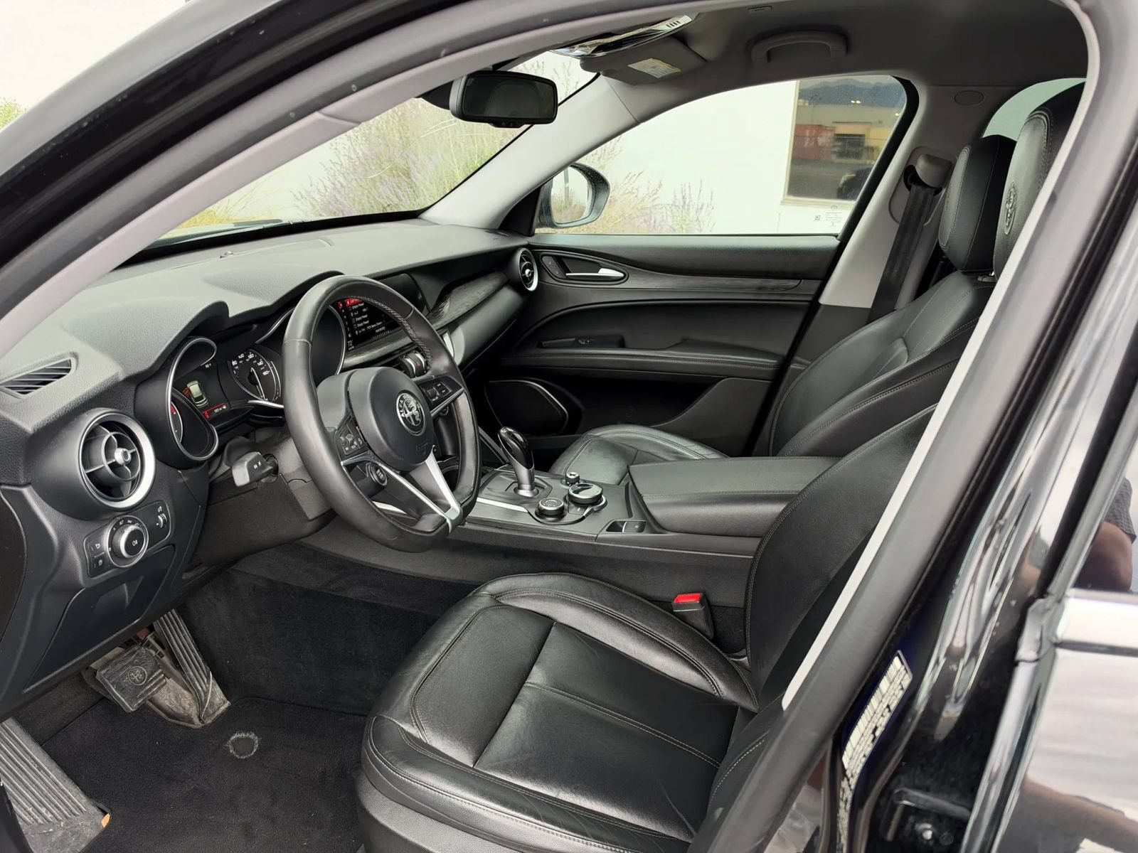 Used 2018 Alfa Romeo Stelvio AWD w/ Cold Weather Package image 10