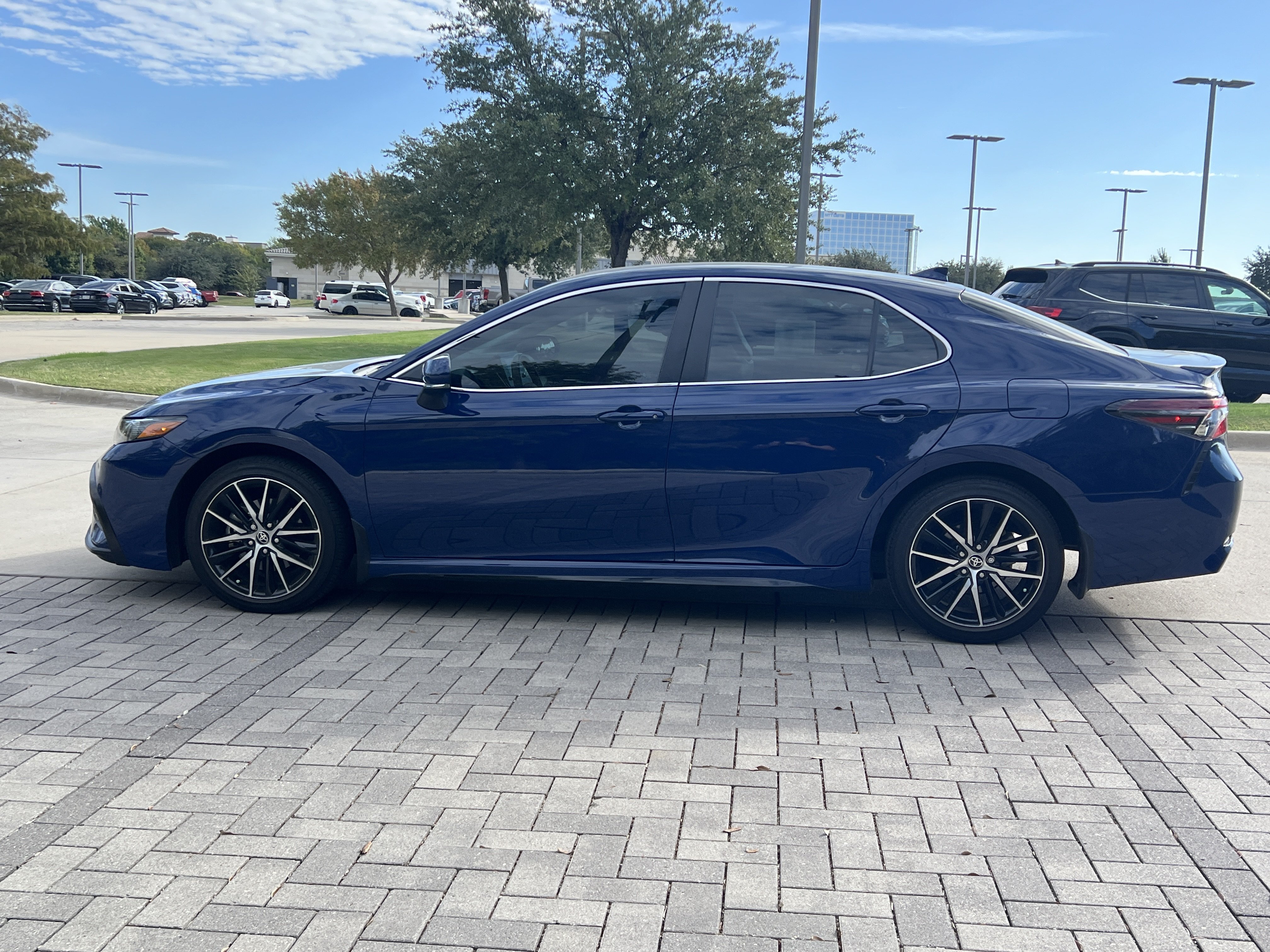 Used 2024 Toyota Camry SE FWD image 6