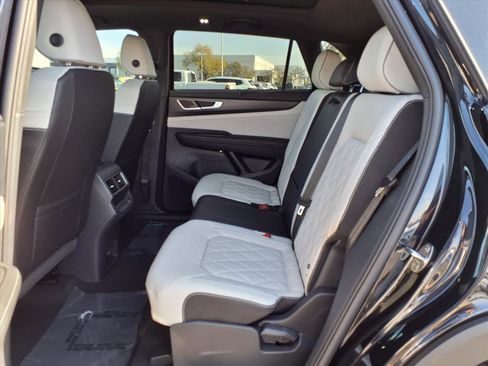 New 2026 Volkswagen Atlas Cross Sport SEL Premium R-Line image 10