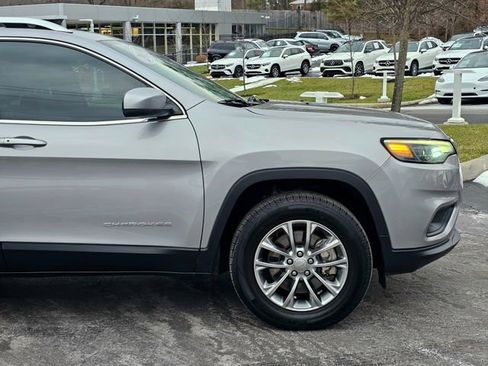 Used 2019 Jeep Cherokee Latitude Plus w/ Comfort/Convenience Group image 6