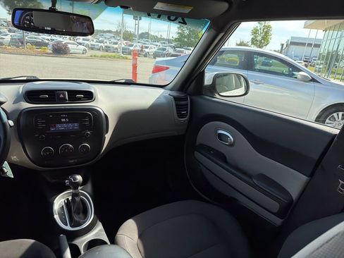 Used 2017 Kia Soul w/ Convenience Package FWD image 29