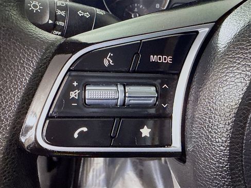 Used 2023 Kia Forte LXS image 14