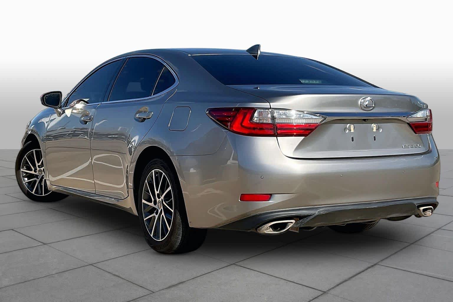 Used 2017 Lexus ES 350 w/ Navigation System Package FWD image 11