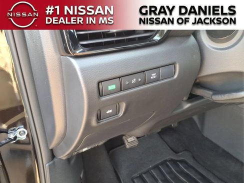 Used 2025 Nissan Sentra SV w/ All-Weather Package FWD image 12