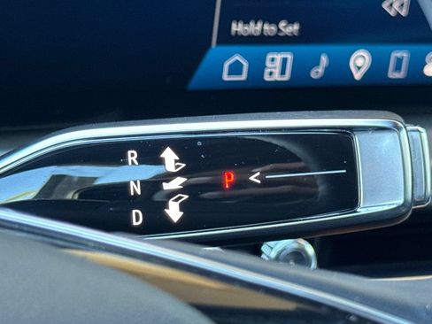 Certified 2024 Cadillac Lyriq Luxury AWD/4WD image 22
