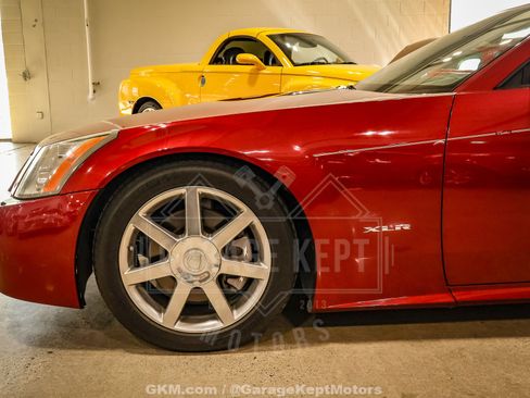Used 2005 Cadillac XLR RWD image 44