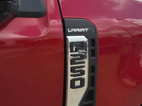 Used 2025 Ford F250 Lariat w/ Lariat Ultimate Package AWD/4WD image 11