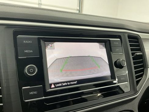 Used 2022 Volkswagen Atlas Cross Sport SE image 5