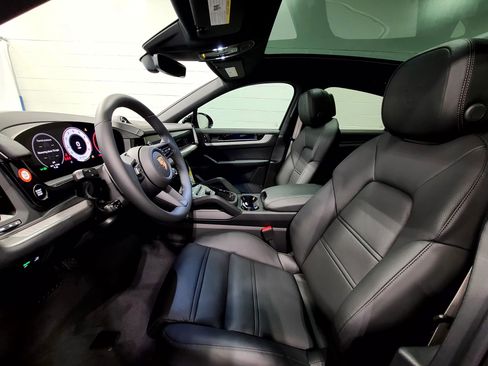 New 2026 Porsche Cayenne Coupe image 15