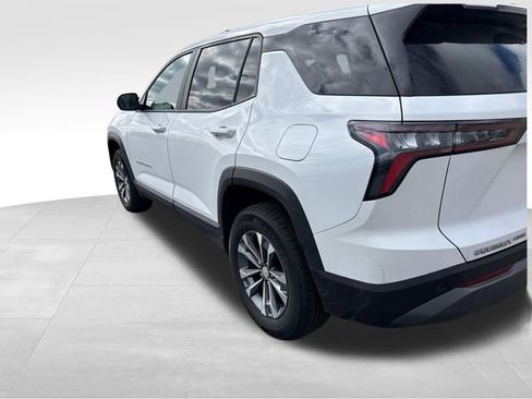 Used 2026 Chevrolet Equinox LT w/ Convenience Package II image 3