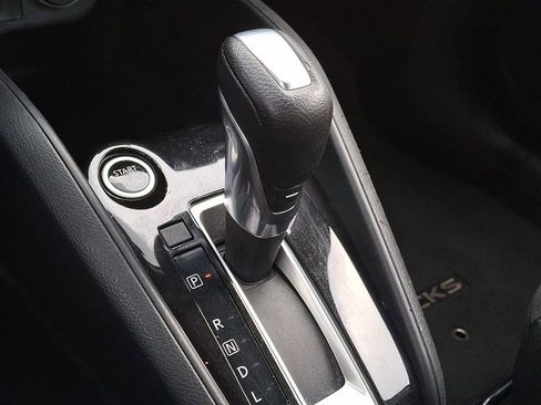 Used 2020 Nissan Kicks S image 10