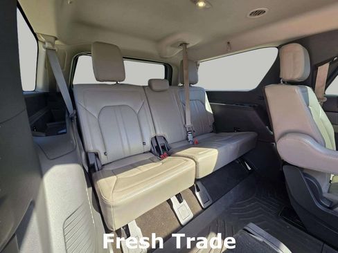 Used 2021 Ford Expedition Max Limited image 10