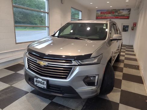 Used 2023 Chevrolet Traverse High Country AWD/4WD image 2