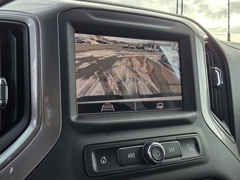 Used 2025 Chevrolet Silverado 2500 Custom w/ Custom Value Package image 17