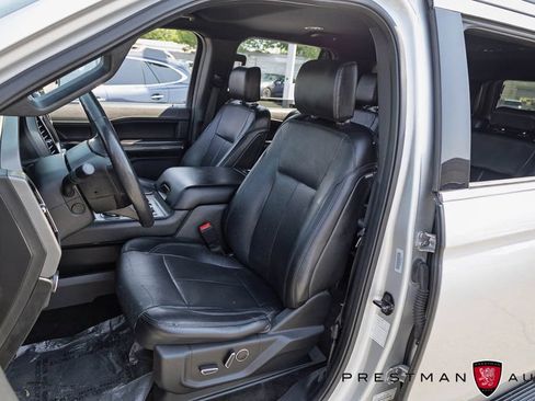 Used 2018 Ford Expedition Max XLT w/ Equipment Group 202A AWD/4WD image 22