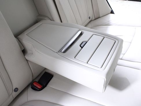 Used 2017 BMW X5 xDrive40e image 16