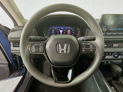 Used 2025 Honda Accord SE image 9