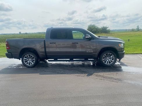 Used 2022 RAM 1500 Laramie AWD/4WD image 2