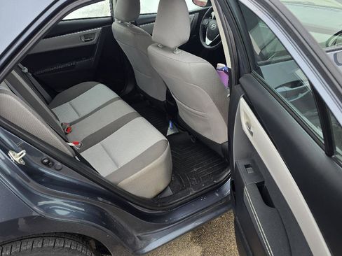 Used 2018 Toyota Corolla LE image 12