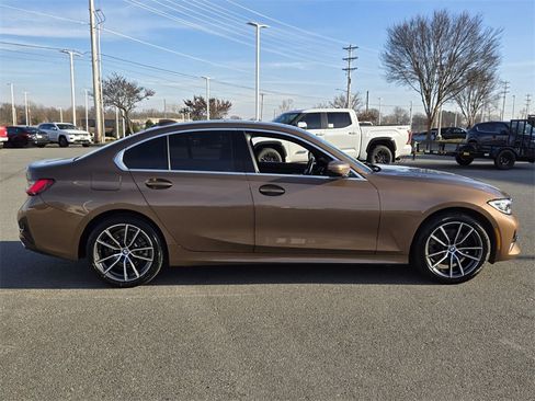 Used 2019 BMW 330i xDrive 330i xDrive w/ Convenience Package image 3