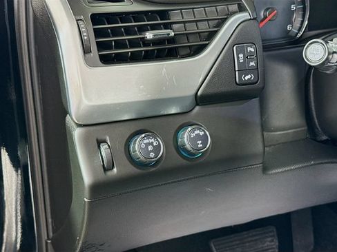 Used 2018 Chevrolet Suburban Premier AWD/4WD image 12
