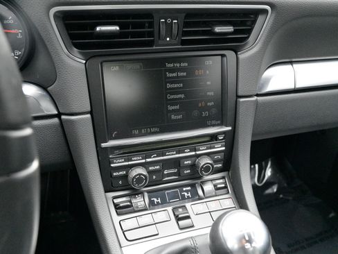 Used 2015 Porsche 911 Carrera image 29