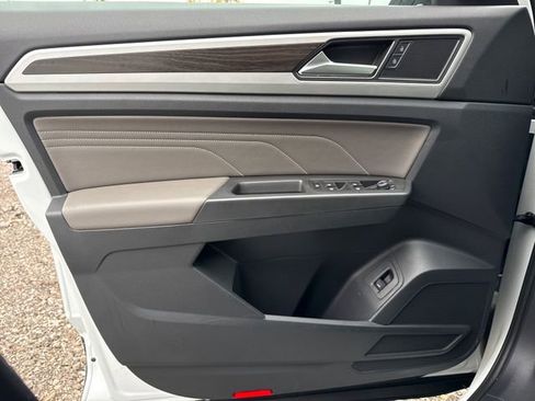 Used 2023 Volkswagen Atlas SE image 22