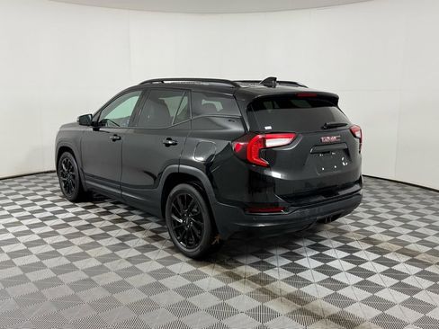 Used 2024 GMC Terrain SLT w/ Elevation Edition image 8