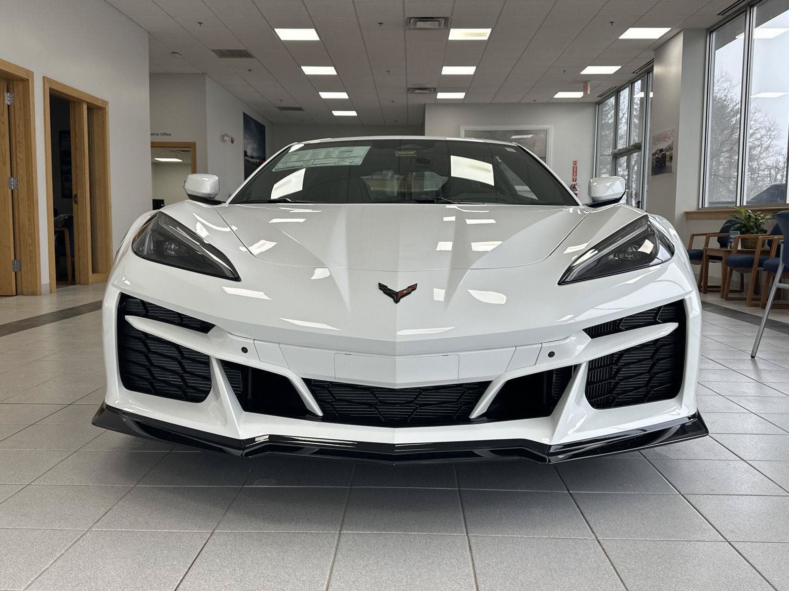 New 2025 Chevrolet Corvette E-Ray w/ ZER Performance Package AWD/4WD image 2