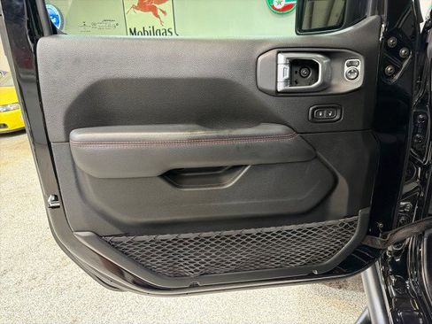 Used 2020 Jeep Gladiator Rubicon image 25