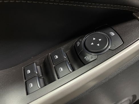 Used 2023 Ford Explorer XLT w/ Equipment Group 202A image 9