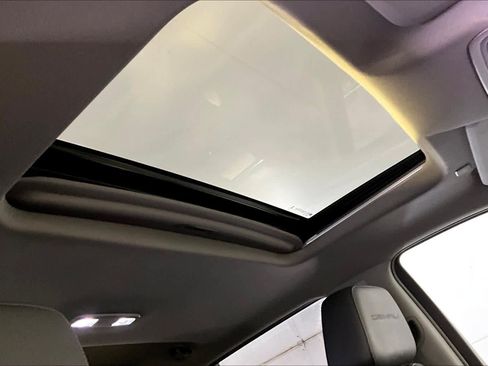 Used 2022 GMC Sierra 1500 Denali w/ Denali Premium Package image 14