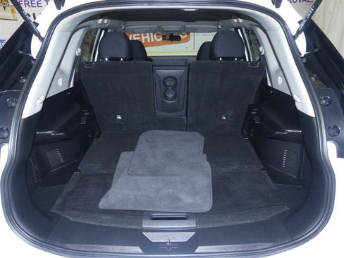 Used 2017 Nissan Rogue SV AWD/4WD image 25