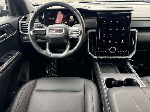 Used 2024 GMC Acadia Elevation FWD image 15