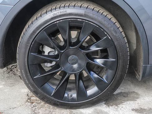 Used 2023 Tesla Model Y Long Range AWD/4WD image 8