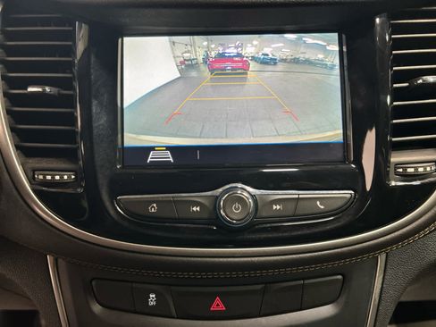 Used 2018 Chevrolet Trax LT w/ Driver Confidence Package AWD/4WD image 5
