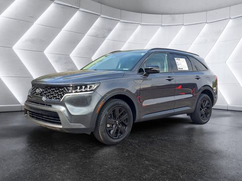 Used 2021 Kia Sorento S image 1
