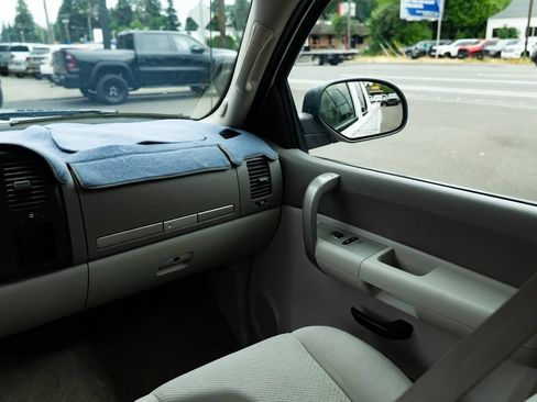 Used 2008 GMC Sierra 1500 SLE w/ Power Pack Plus RWD image 10