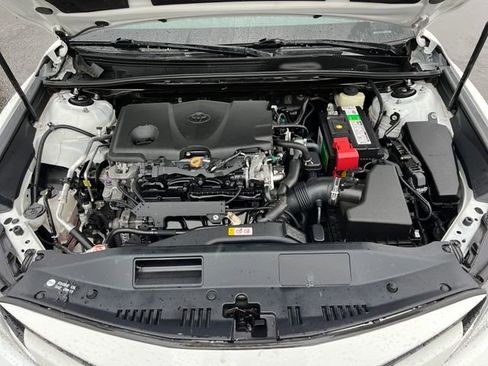 Used 2018 Toyota Camry LE image 29