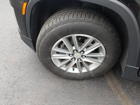 Used 2023 Chevrolet Traverse LT image 4