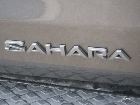 New 2026 Jeep Gladiator Sahara image 9