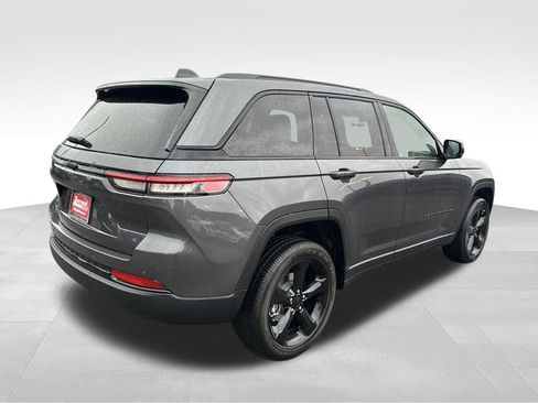 New 2025 Jeep Grand Cherokee Altitude image 5