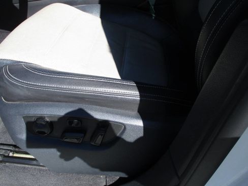 Used 2017 Volkswagen Touareg Wolfsburg Edition image 20