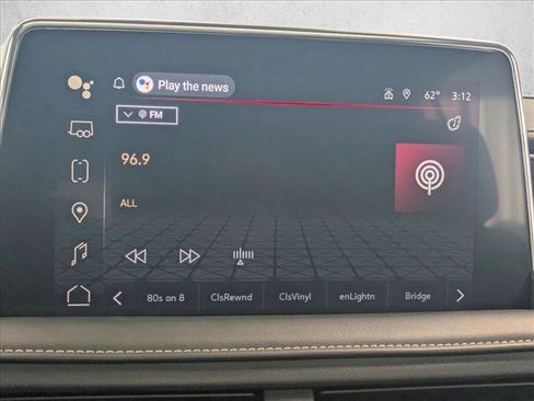 Used 2023 GMC Yukon XL SLT image 13