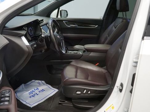 Used 2022 Cadillac XT6 Premium Luxury w/ Technology Package image 15