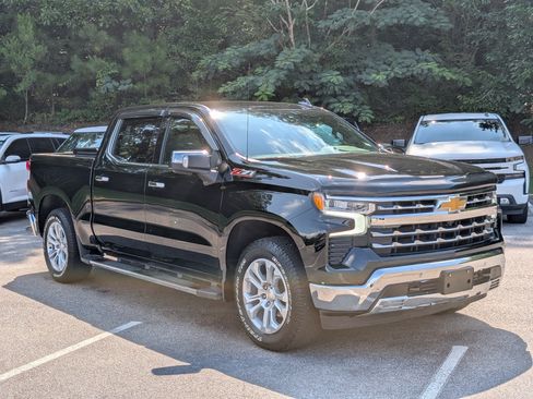 Used 2023 Chevrolet Silverado 1500 LTZ AWD/4WD image 11