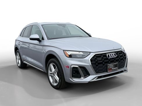 Used 2023 Audi Q5 e Premium w/ Convenience Package image 7