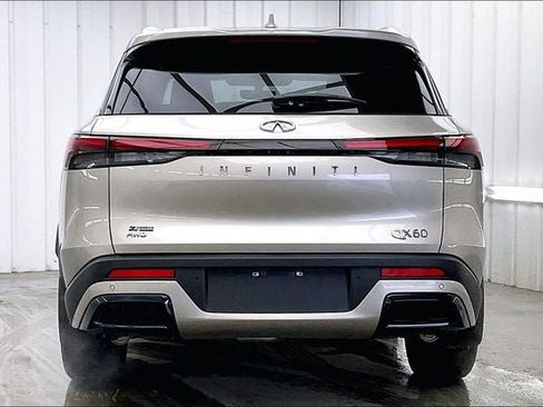 Certified 2025 INFINITI QX60 Luxe image 4