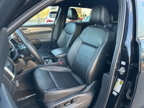 Used 2022 Volkswagen Atlas Cross Sport SE image 9