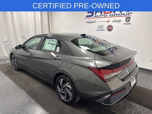 Used 2025 Hyundai Elantra SEL image 9